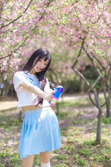 花蒂被吸得异常肿大